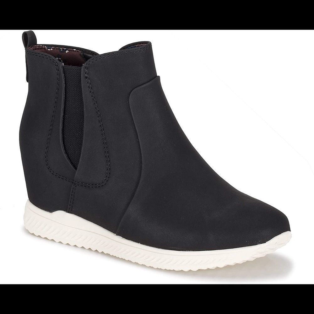 Baretraps Black White Wedge Ankle Boots Size 10